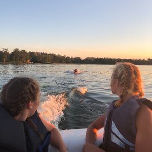 Meet your Posher, Levi